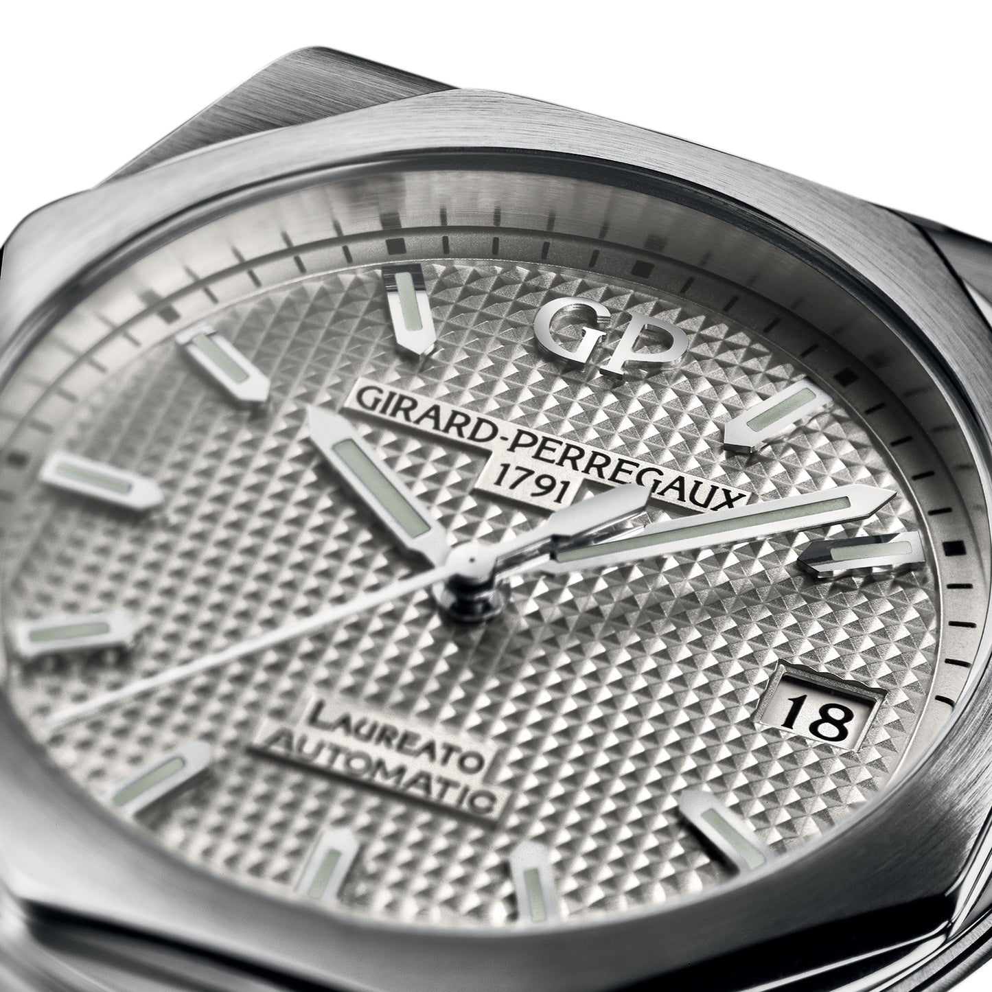 GIRARD PERREGAUX Laureato Silver 42mm 81010-11-131-11A