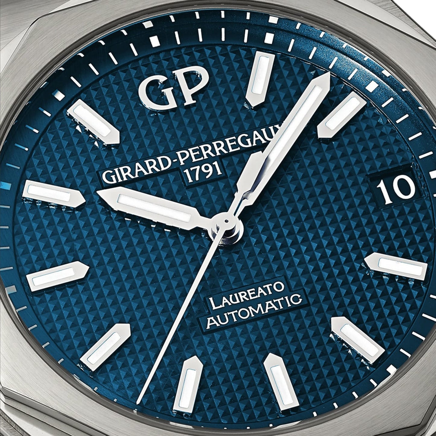 GIRARD PERREGAUX Laureato Blue 42mm 81010-11-431-11A