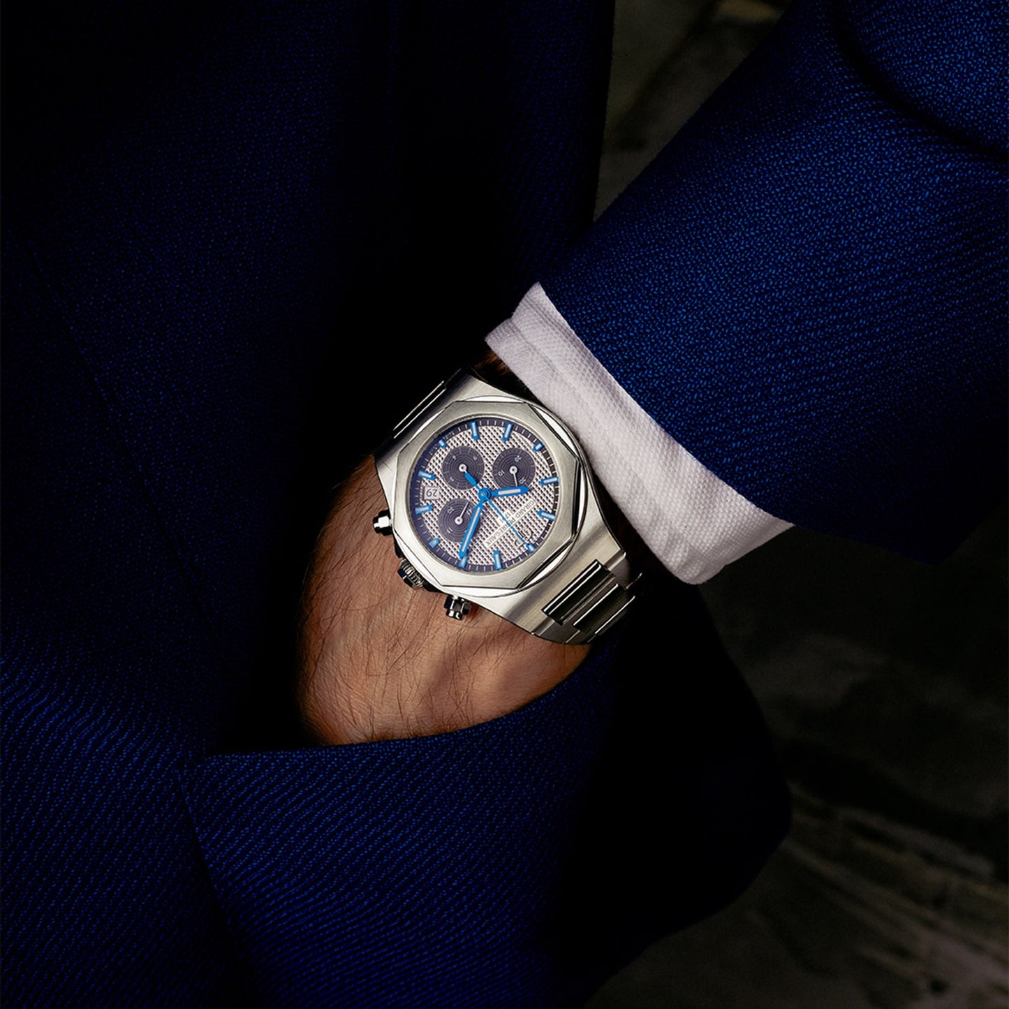 GIRARD PERREGAUX Laureato 42mm Chronograph 81020-11-131-11A