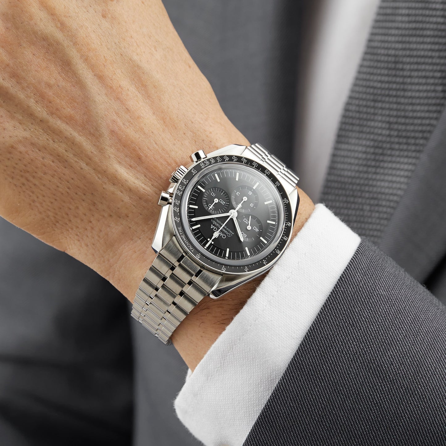OMEGA New 2021 Speedmaster Moonwatch Professional Co-Axial Master Chronometer 42mm Mens O31030425001002