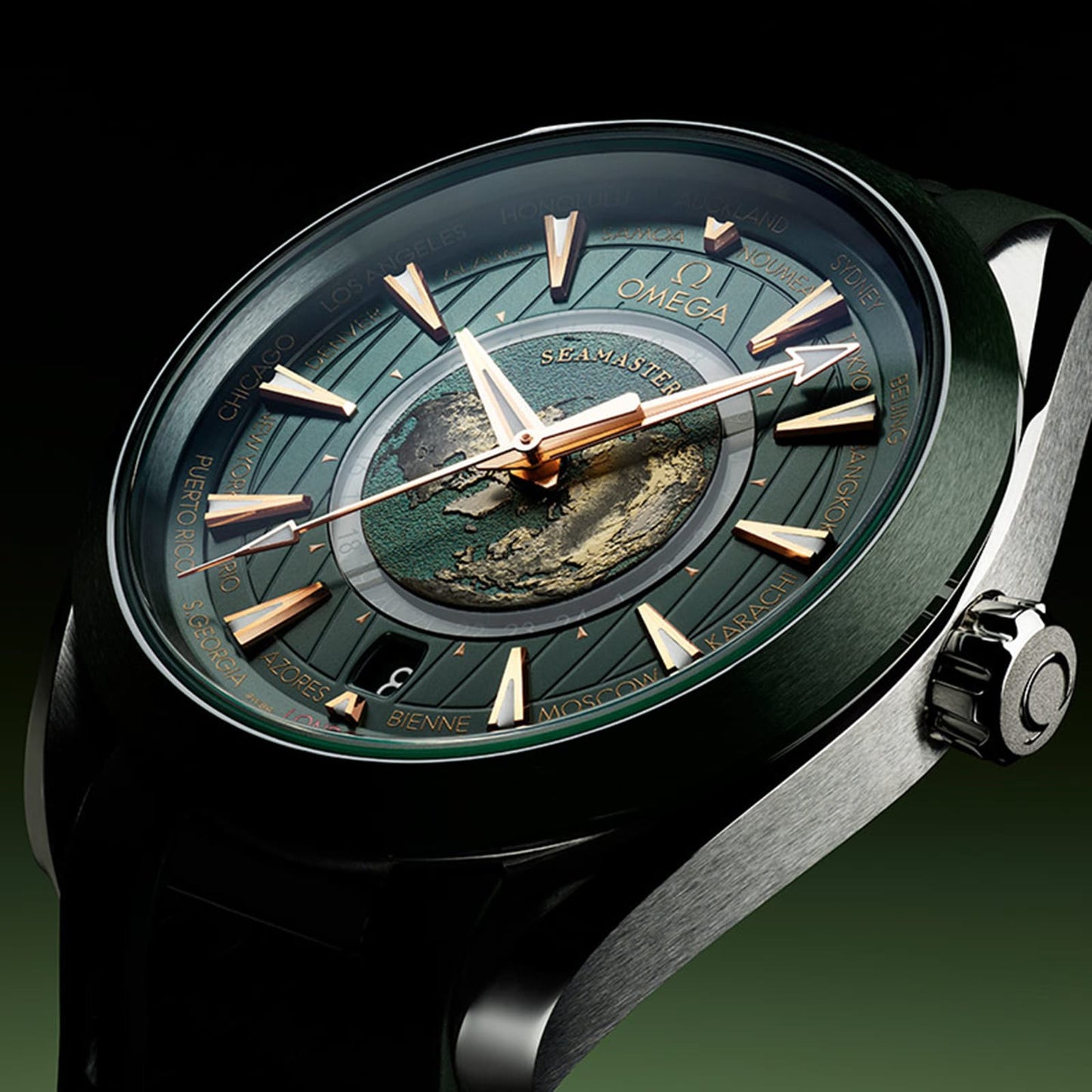 OMEGA Seamaster Aqua Terra 150m Co Axial Master Chronometer GMT Worldtimer 43mm Mens Watch Green Rubber O22032432210001